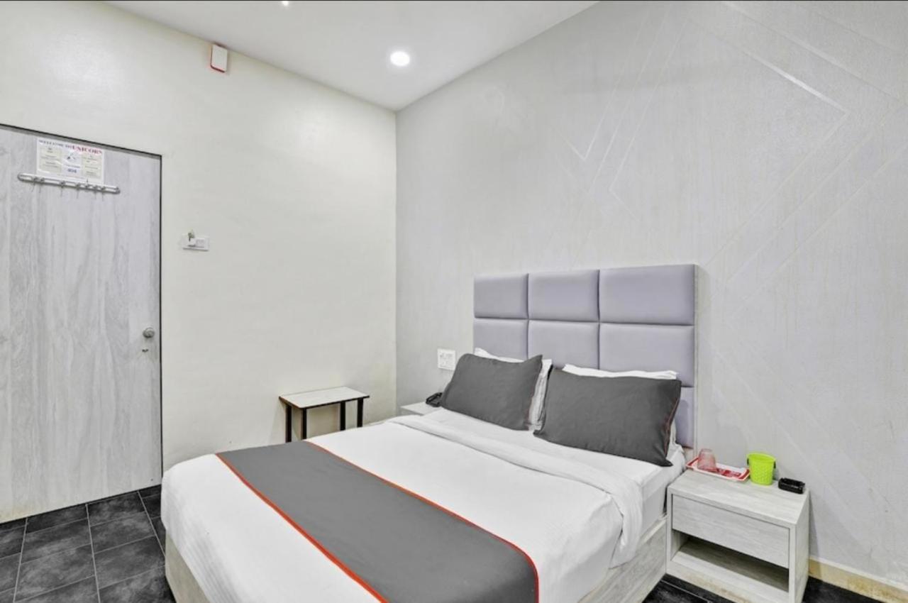 Hotel Unicorn, 수라트 외부 사진