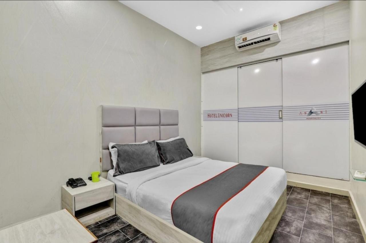 Hotel Unicorn, 수라트 외부 사진