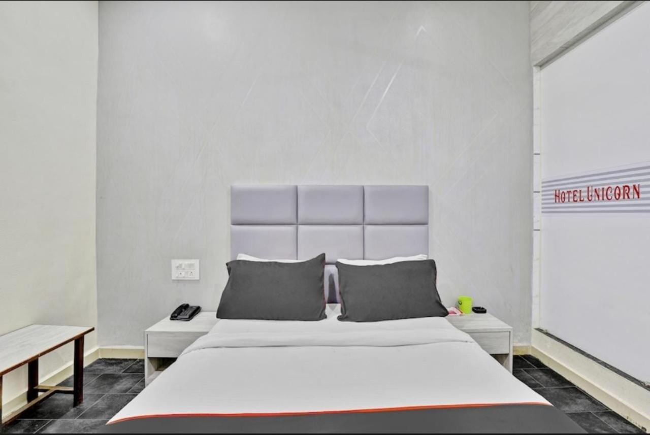 Hotel Unicorn, 수라트 외부 사진